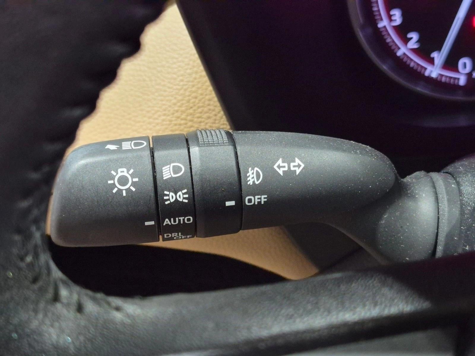 2023 Toyota RAV4 XLE Premium FWD (Natl)