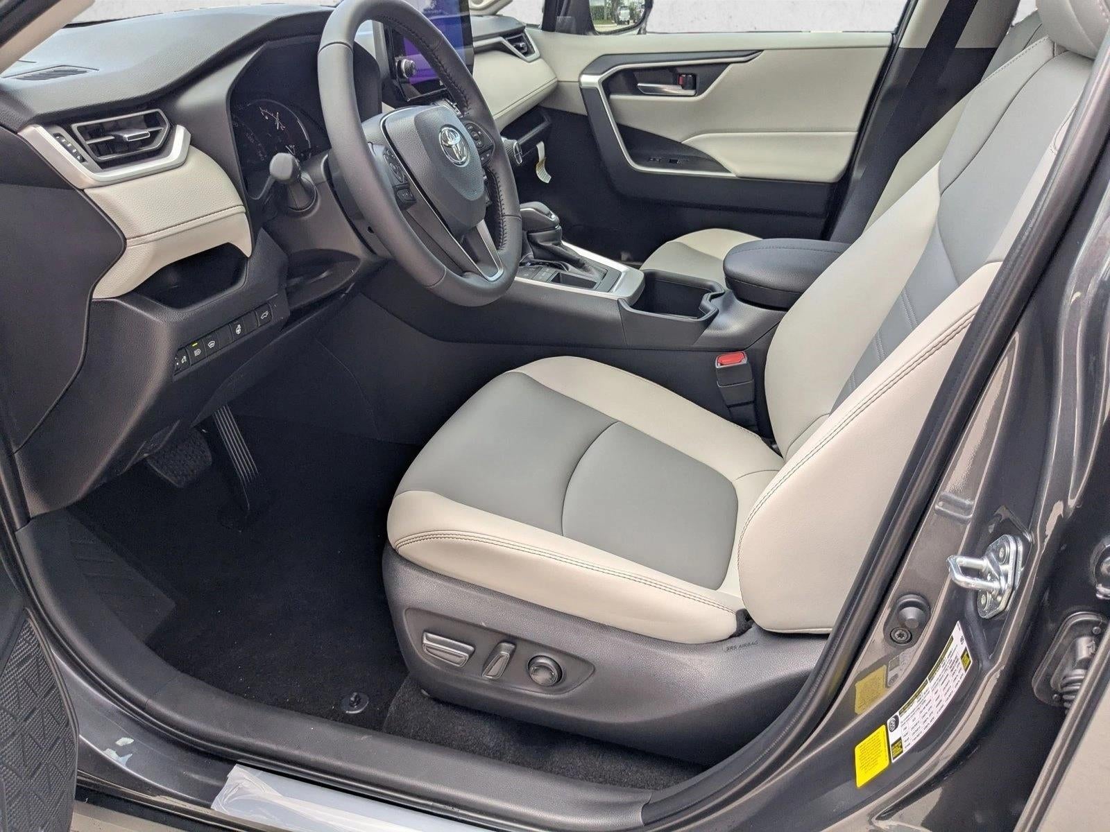 2025 Toyota RAV4 XLE Premium FWD (Natl)