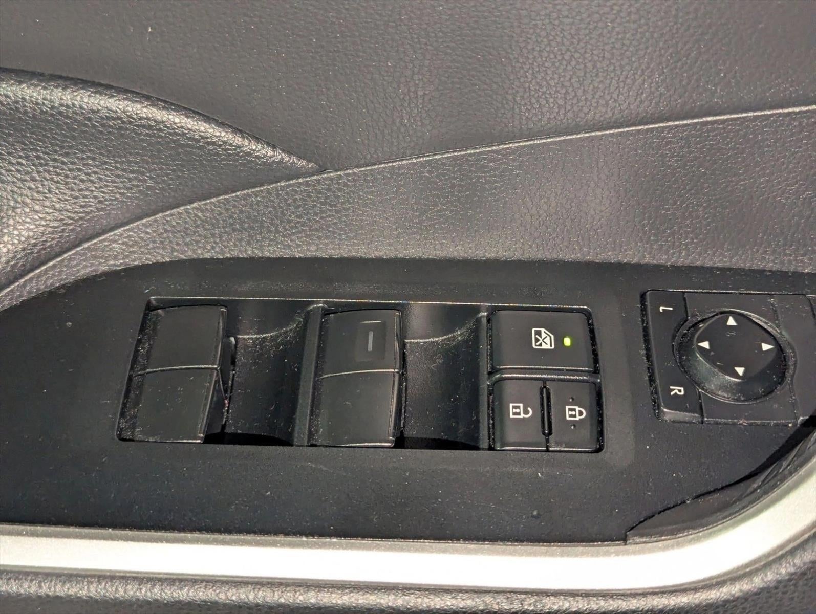 2020 Toyota RAV4 LE AWD (Natl)