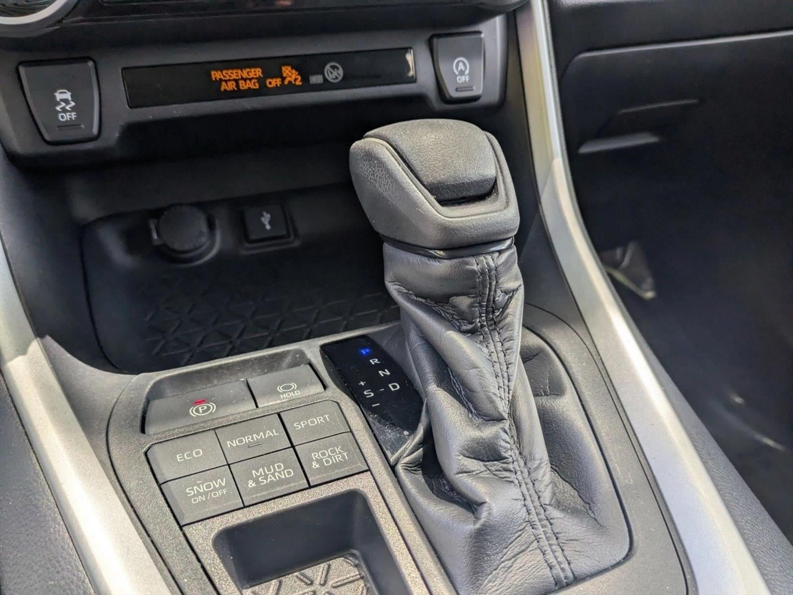 2020 Toyota RAV4 LE AWD (Natl)