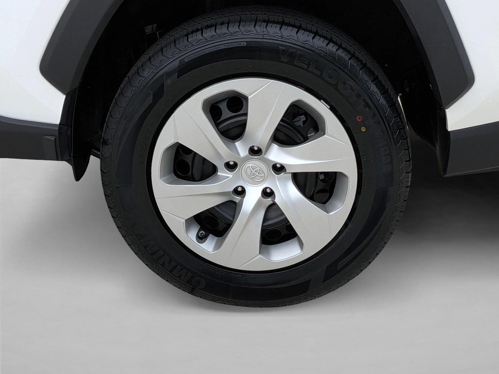 2022 Toyota RAV4 LE FWD (GS)