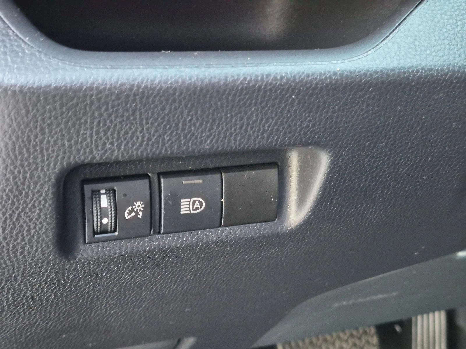 2024 Toyota RAV4 LE FWD (GS)