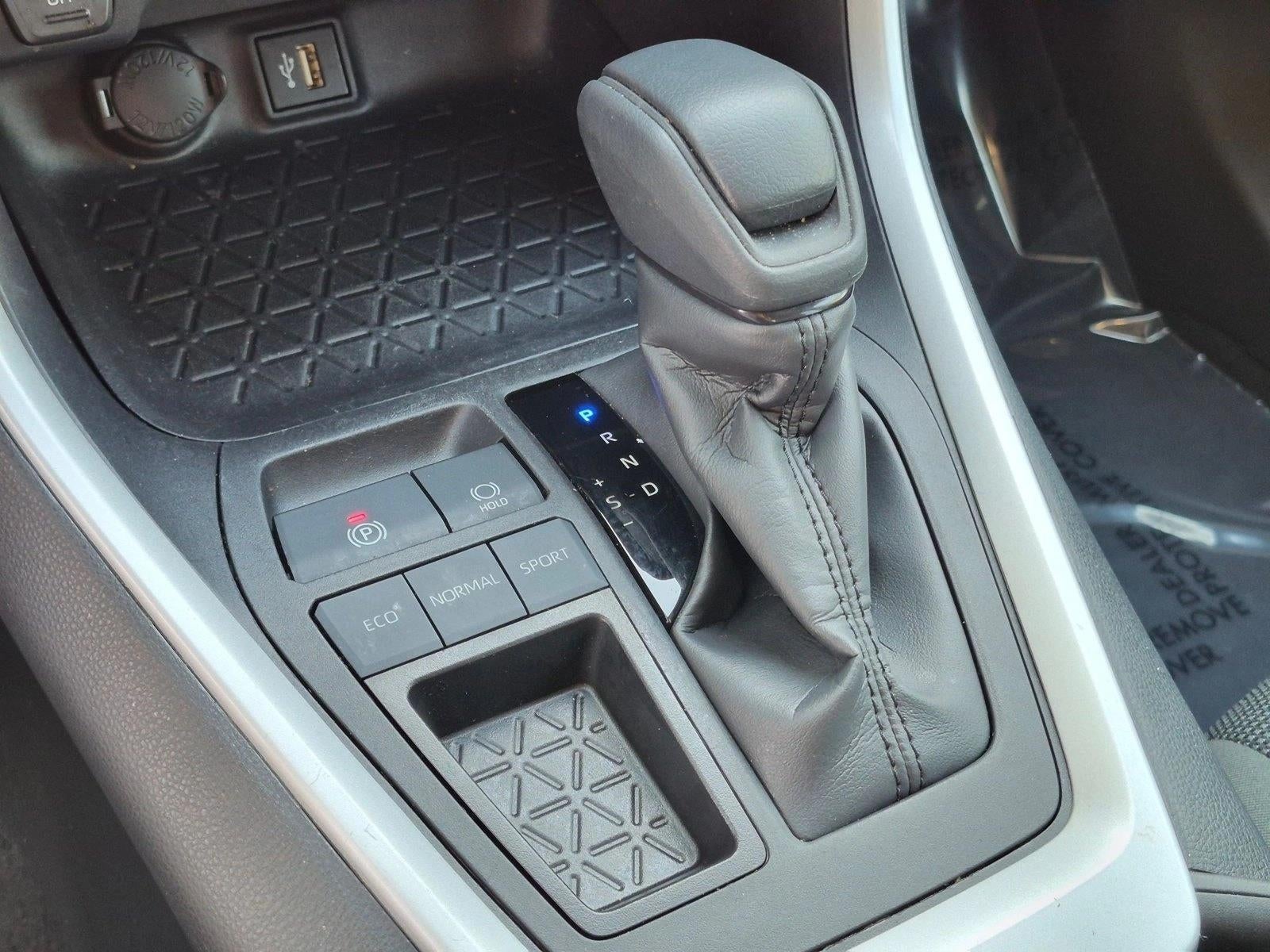 2024 Toyota RAV4 LE FWD (GS)