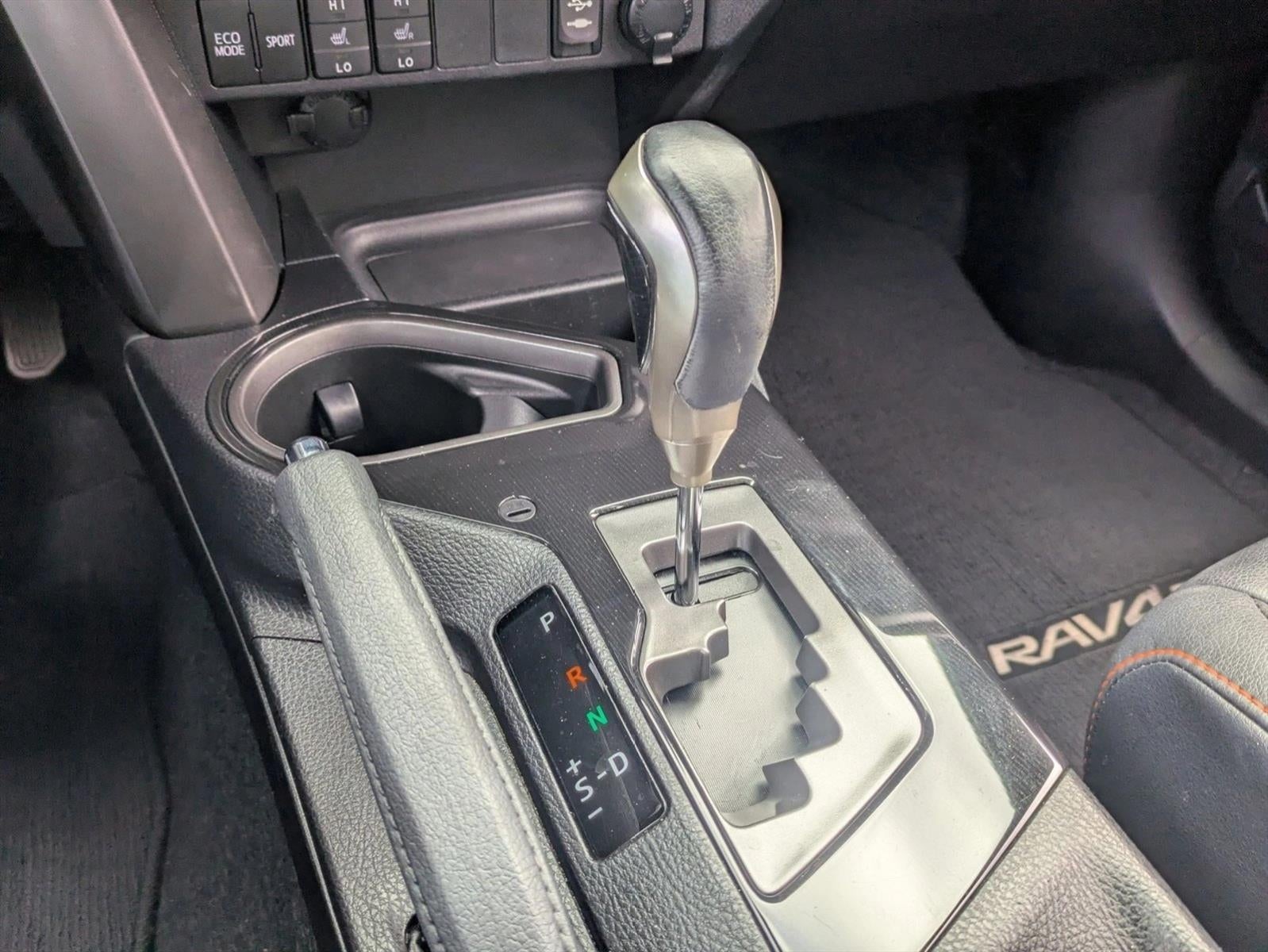 2017 Toyota RAV4 SE FWD (Natl)