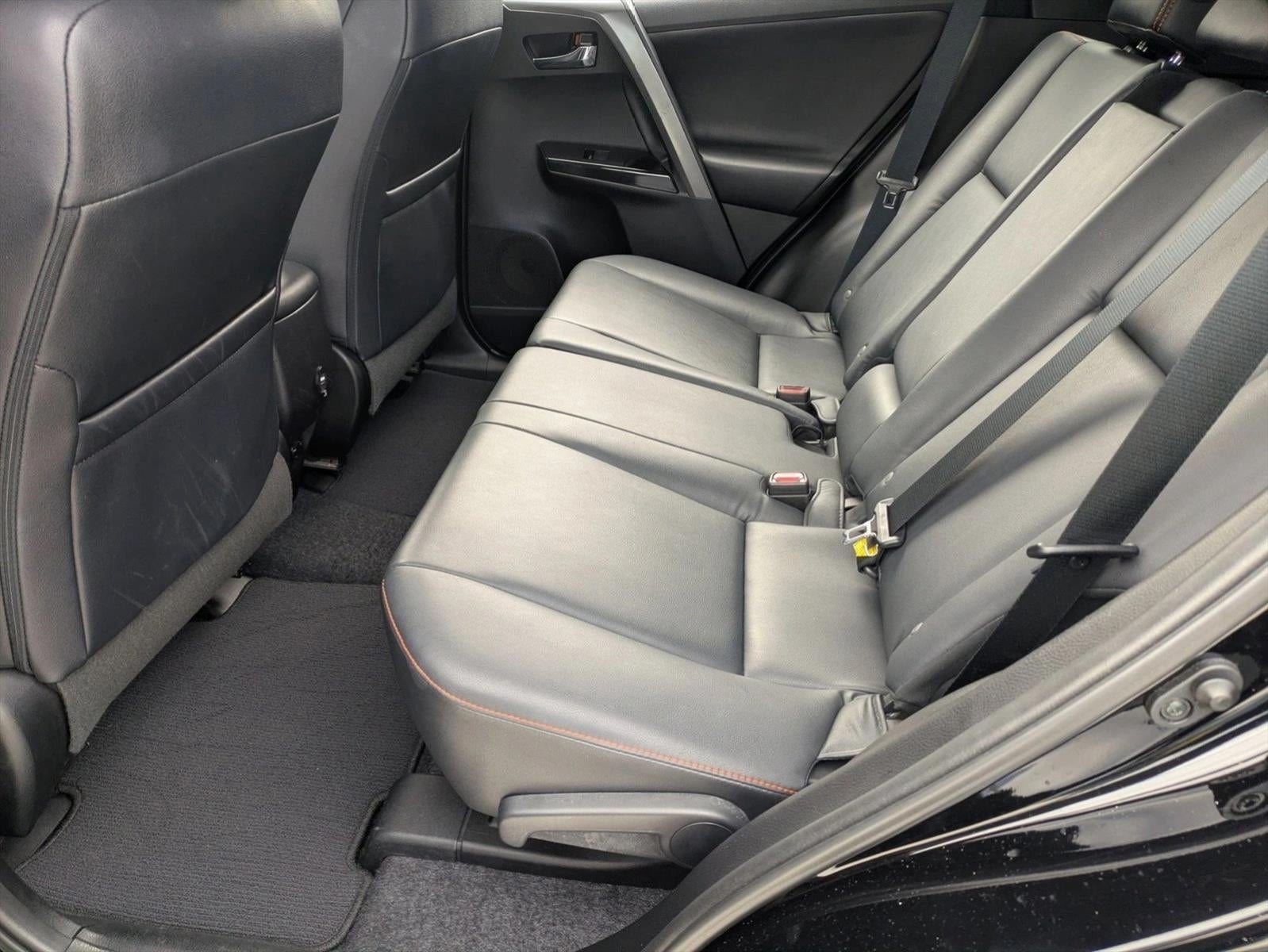 2017 Toyota RAV4 SE FWD (Natl)