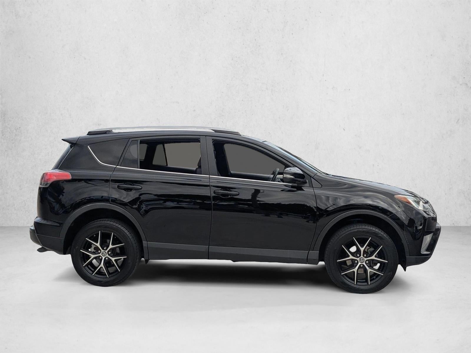 2017 Toyota RAV4 SE FWD (Natl)