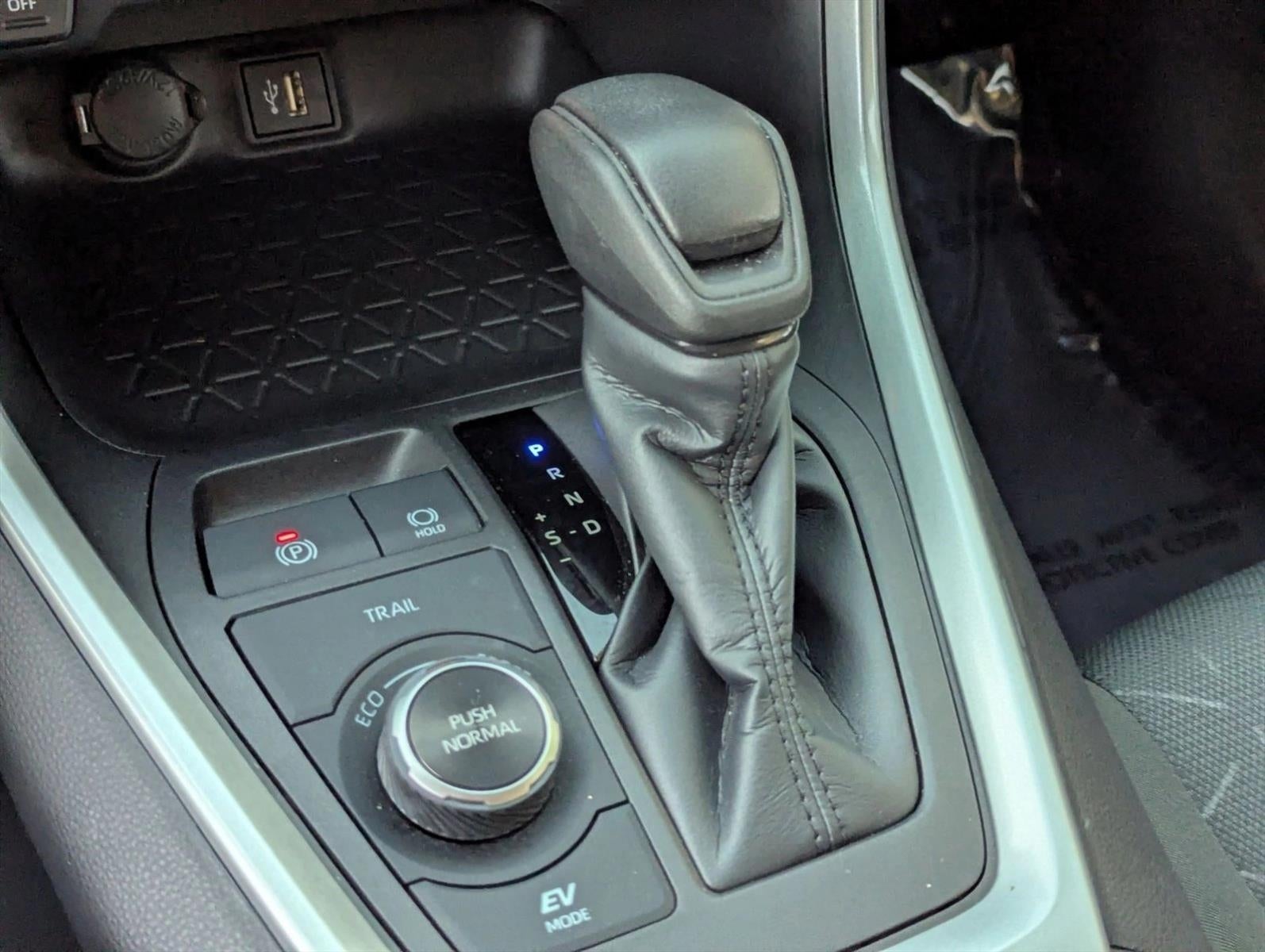 2024 Toyota RAV4 Hybrid Woodland AWD (Natl)