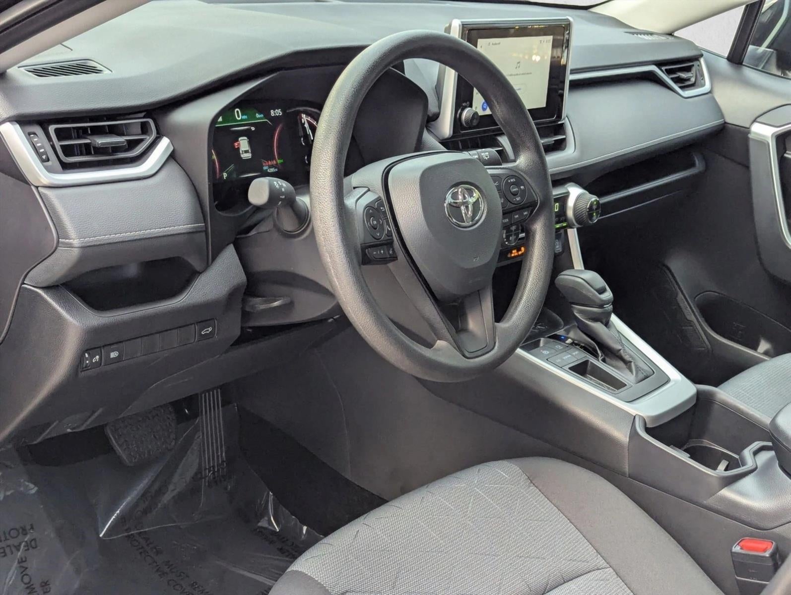 2025 Toyota RAV4 XLE FWD (GS)