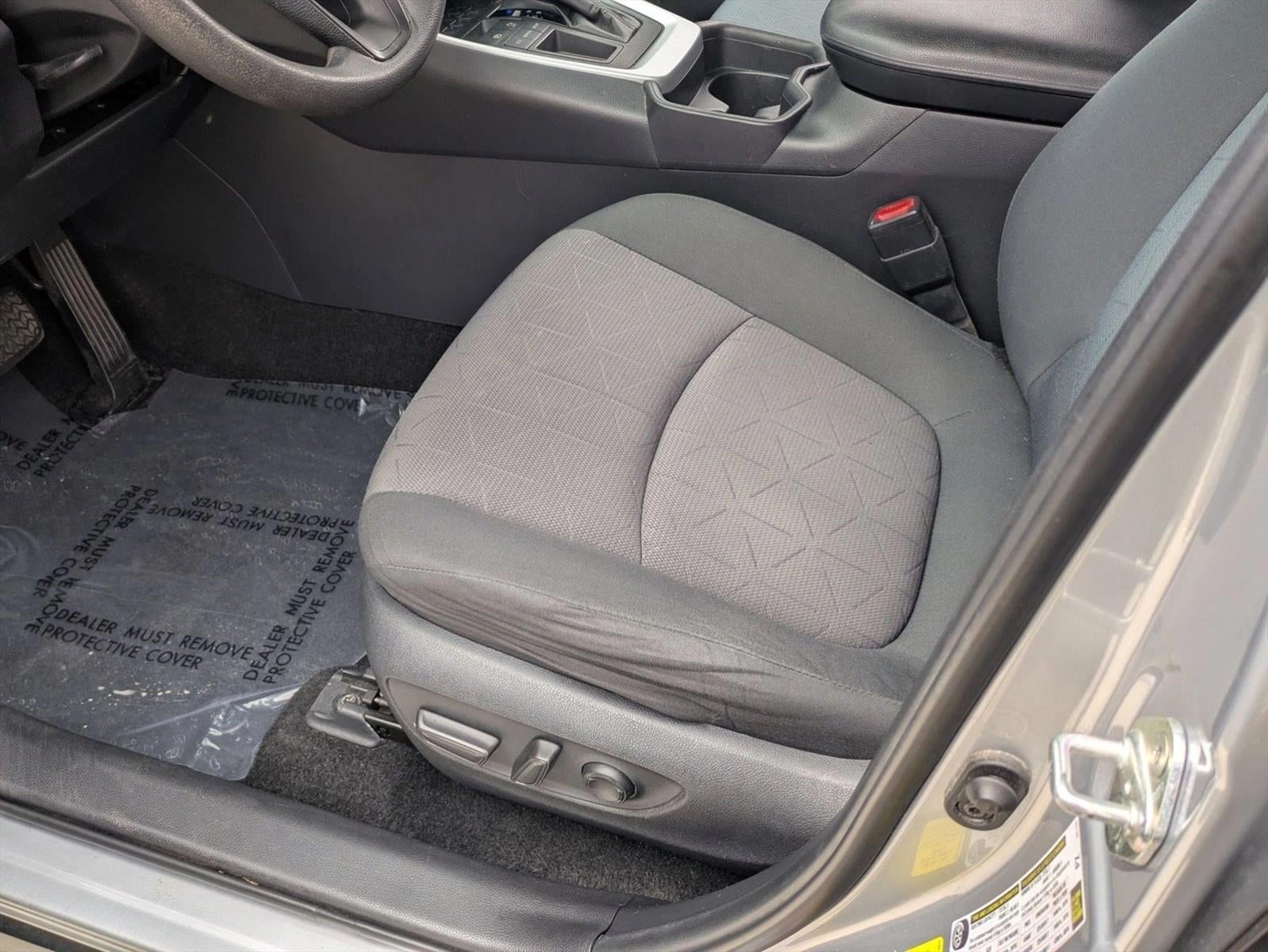 2019 Toyota RAV4 XLE FWD (GS)