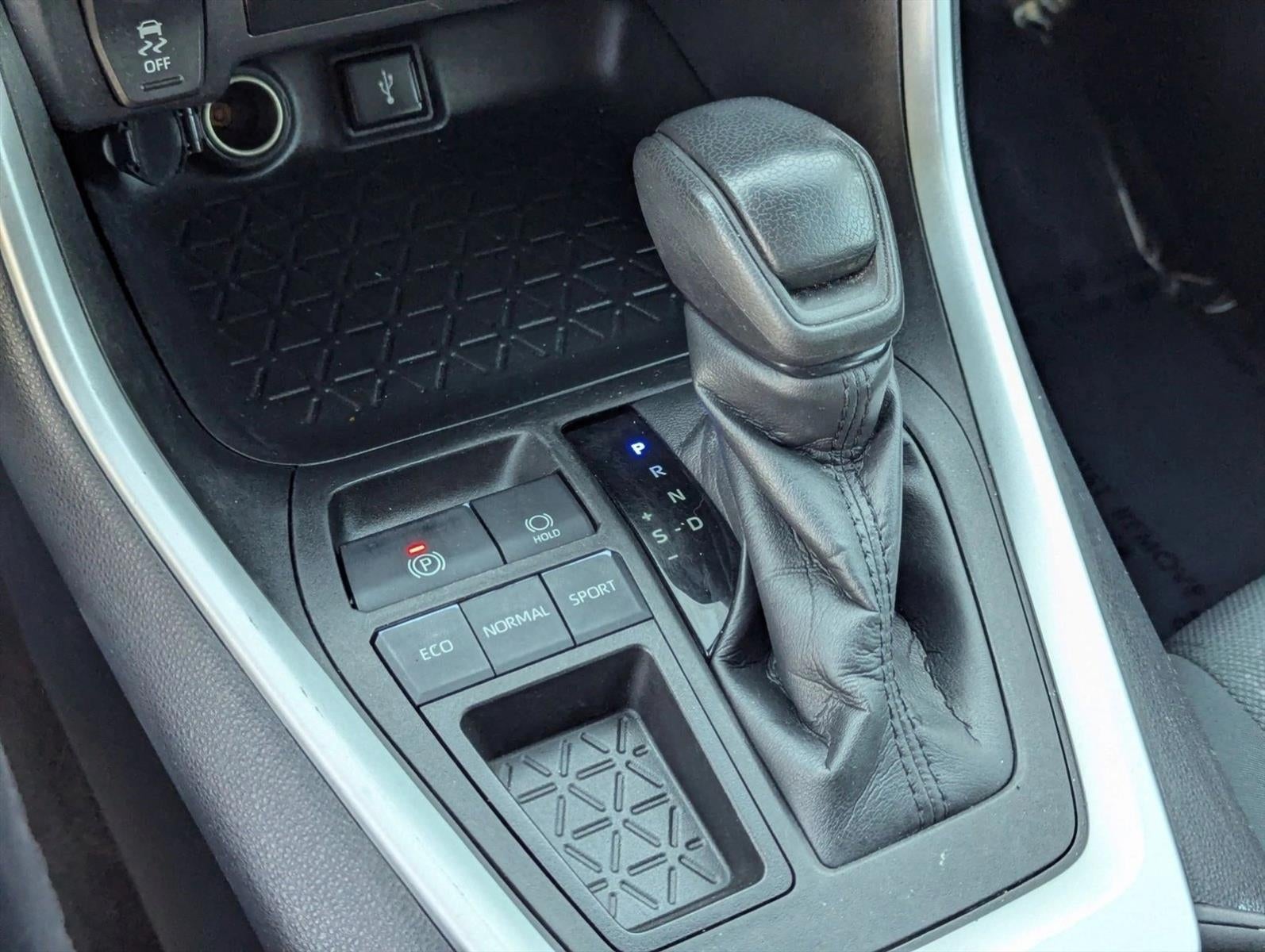 2021 Toyota RAV4 XLE FWD (GS)