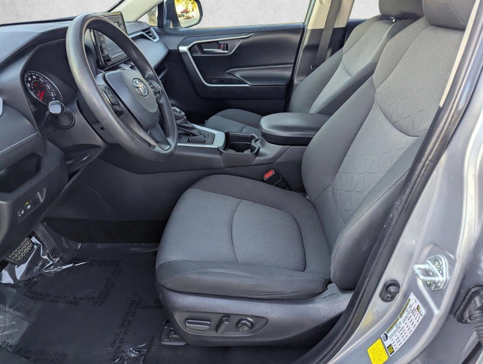 2021 Toyota RAV4 XLE FWD (GS)