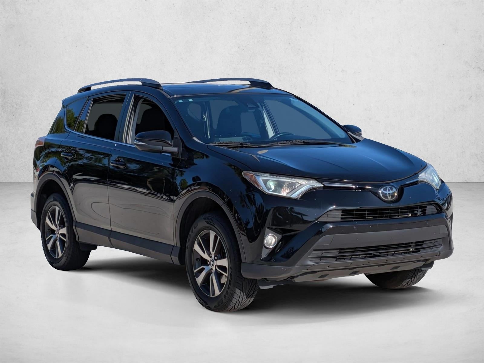 2017 Toyota RAV4 XLE FWD (GS)