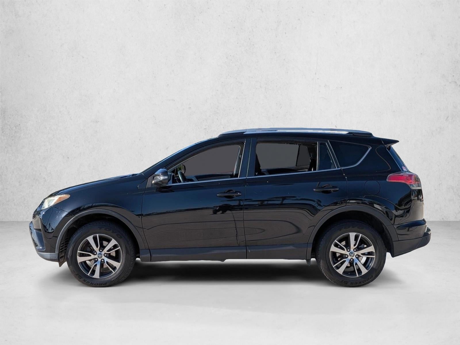 2017 Toyota RAV4 XLE FWD (GS)