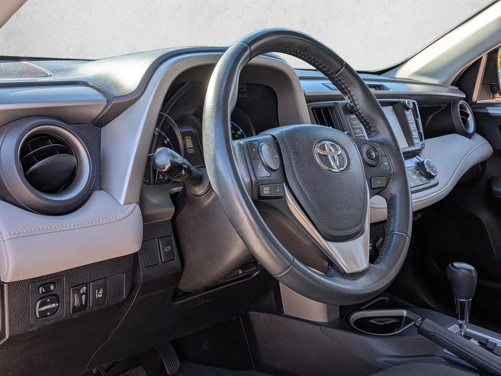 2017 Toyota RAV4 XLE FWD (GS)