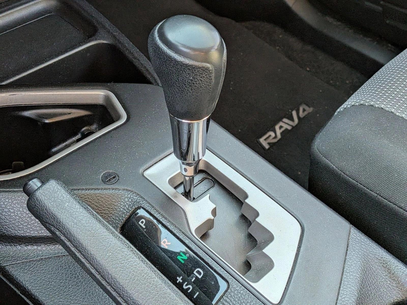 2017 Toyota RAV4 XLE FWD (GS)