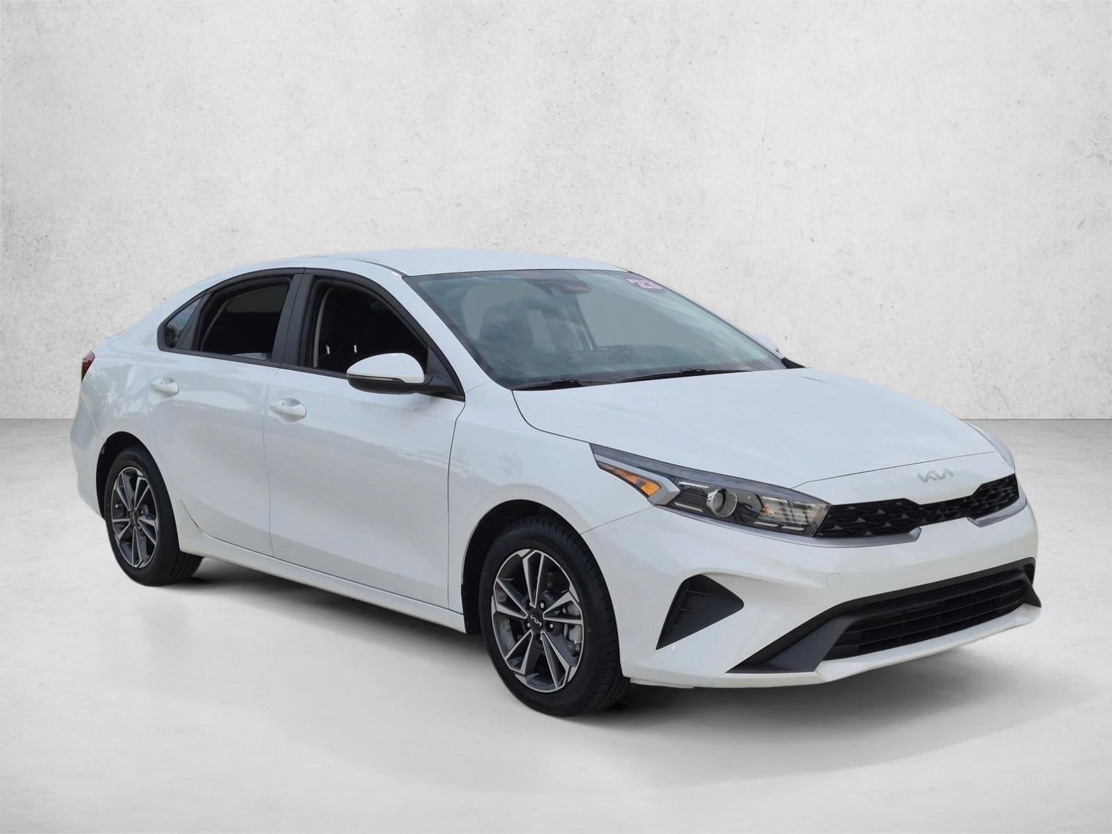 2023 Kia Forte LXS IVT