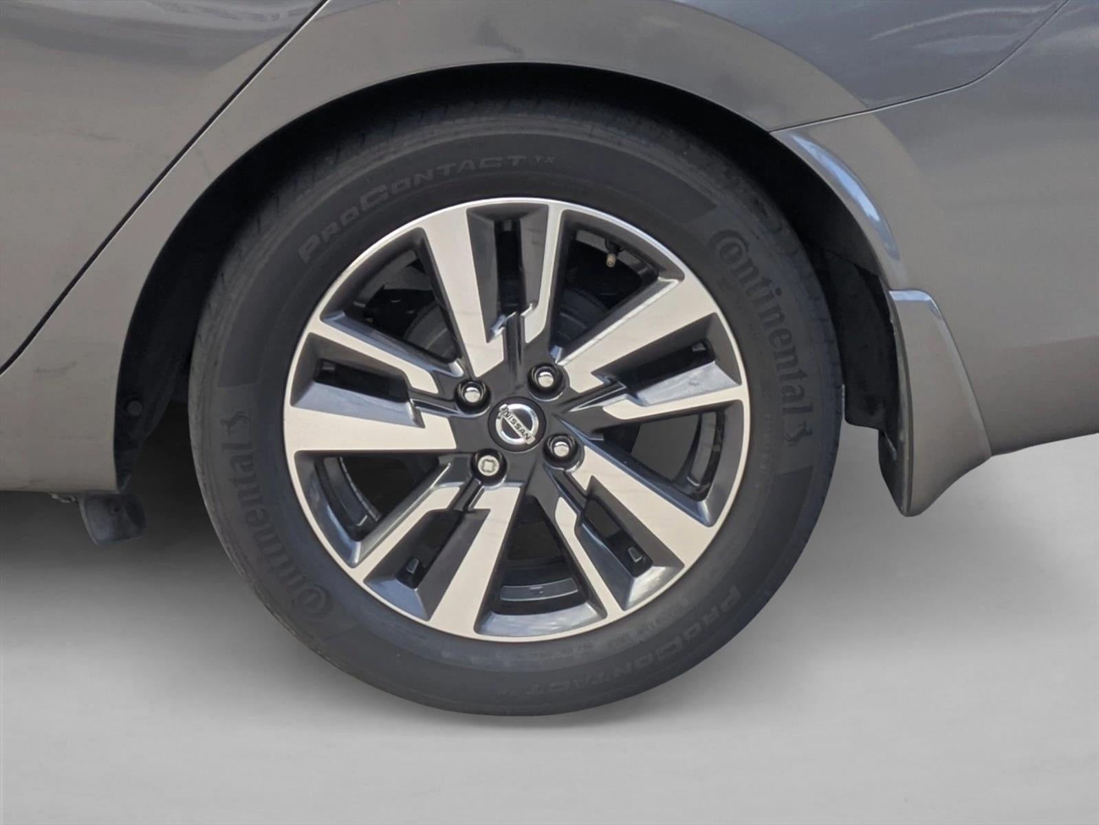 2021 Nissan Versa SV CVT