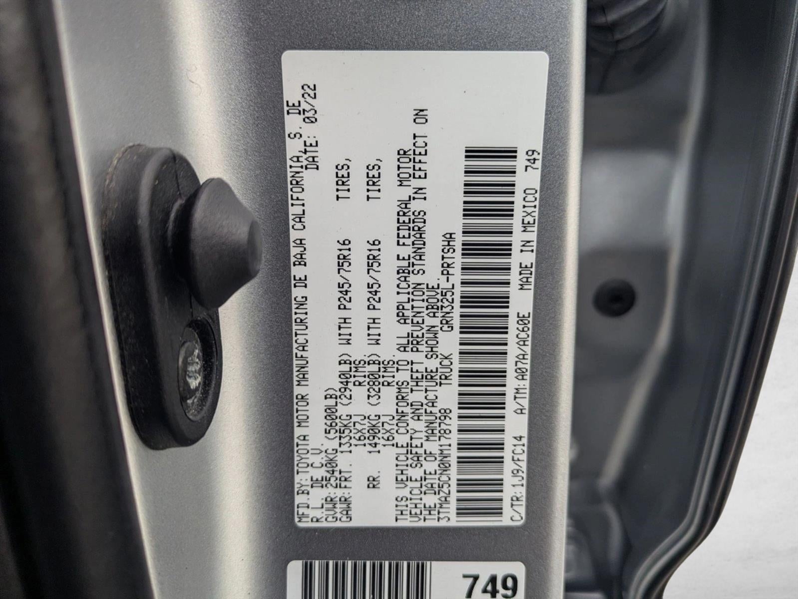 2022 Toyota Tacoma 2WD 2WD SR5 Double Cab 5' Bed V6 AT (GS)