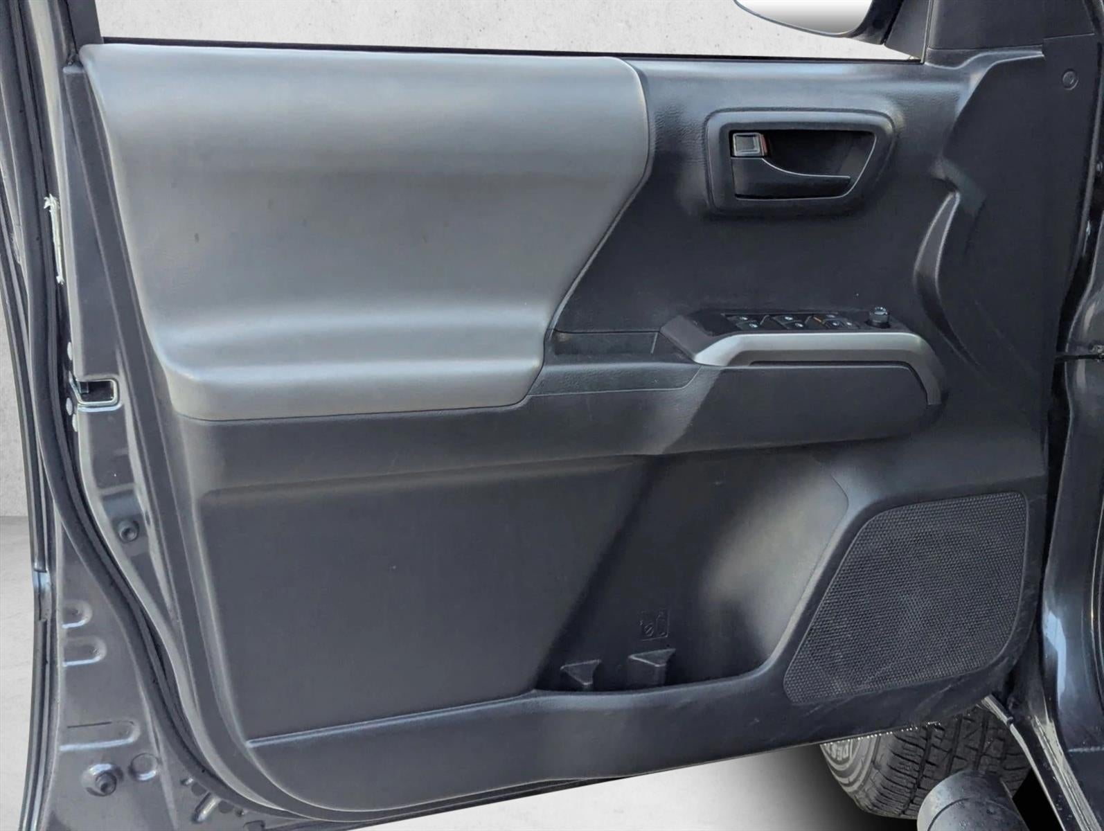 2022 Toyota Tacoma 2WD 2WD SR5 Double Cab 5' Bed V6 AT (GS)