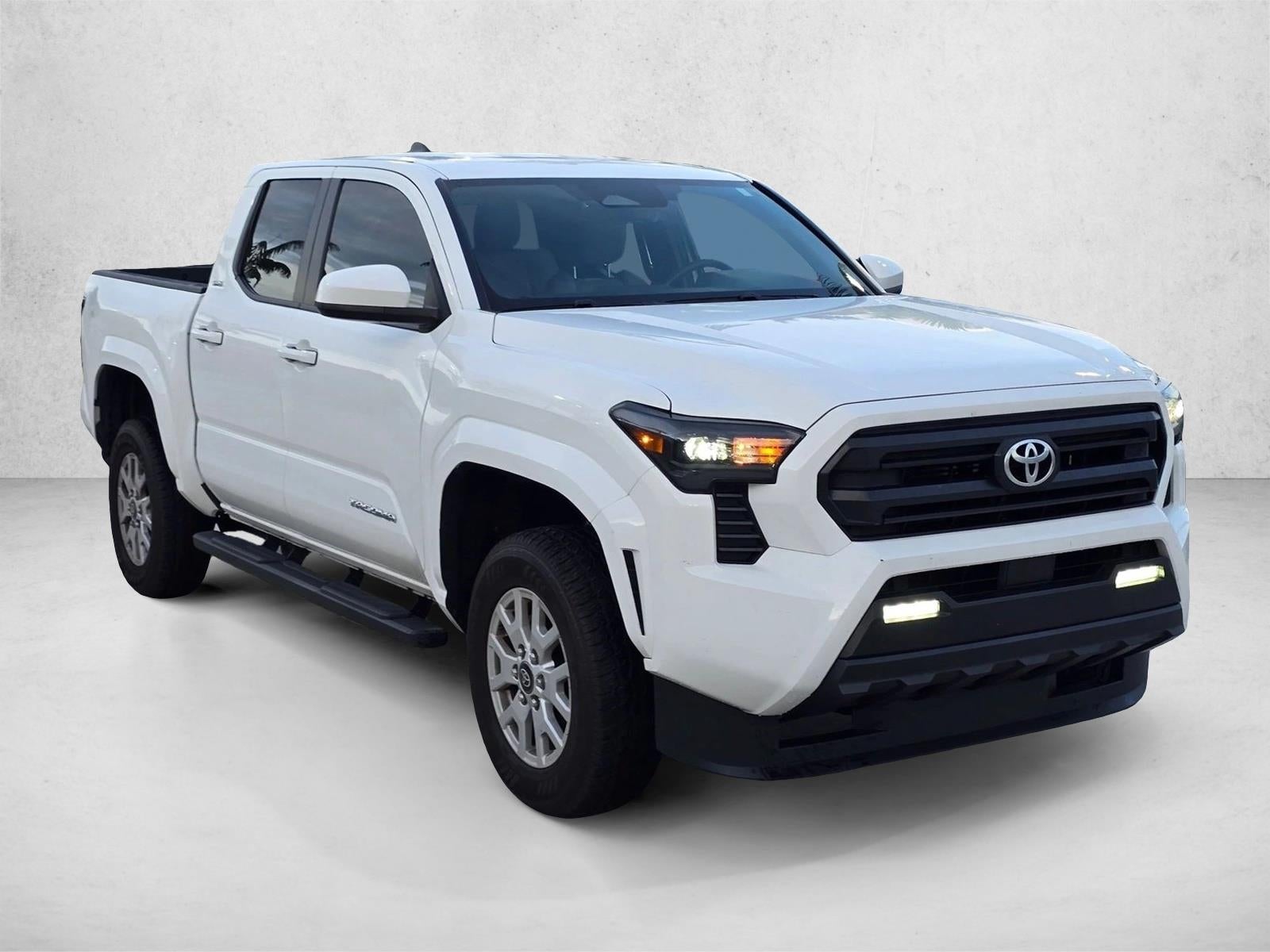 2024 Toyota Tacoma 2WD 2WD SR5 Double Cab 5' Bed AT (SE)
