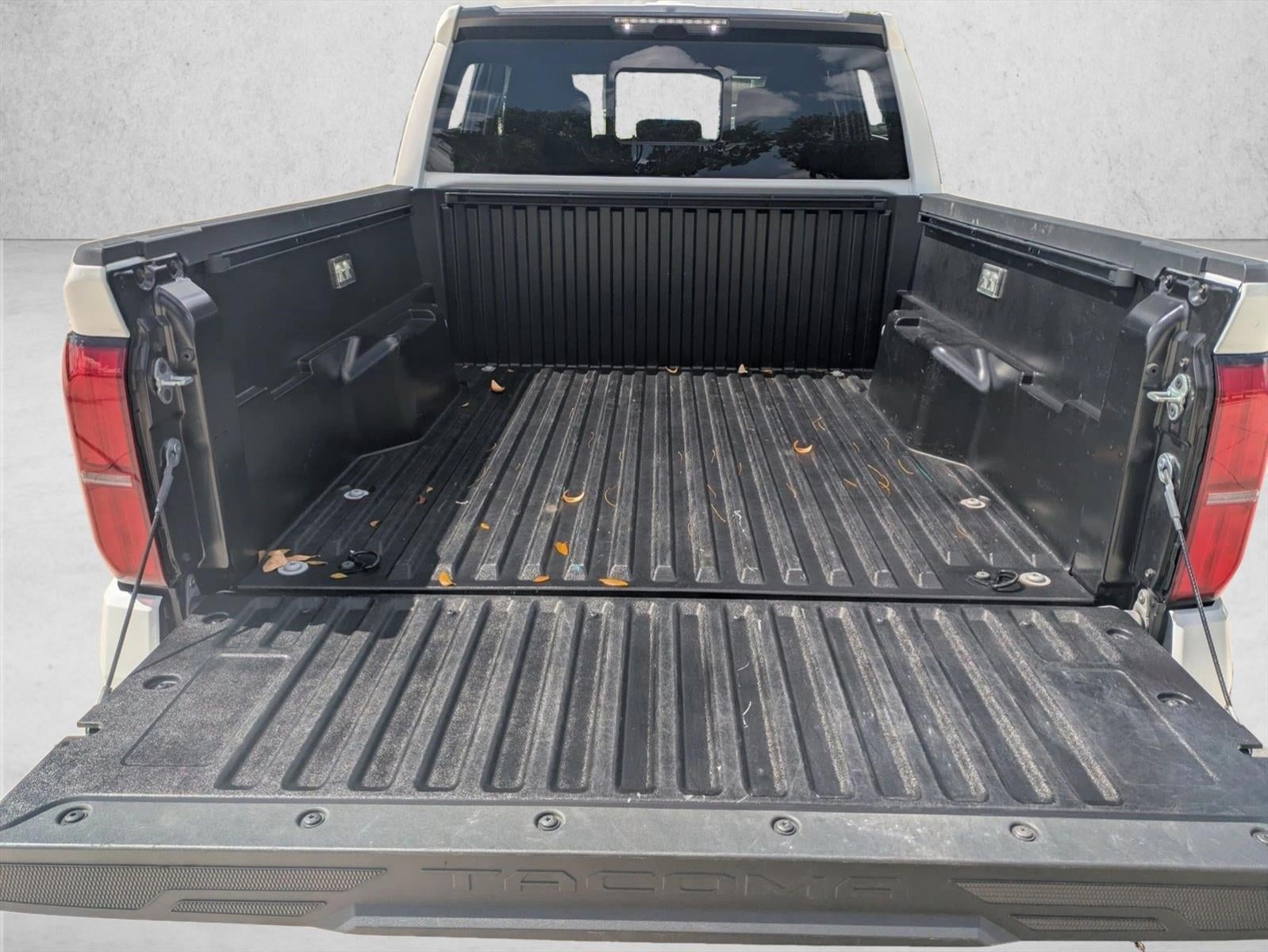 2024 Toyota Tacoma 4WD 4WD SR5 Double Cab 5' Bed AT (GS)