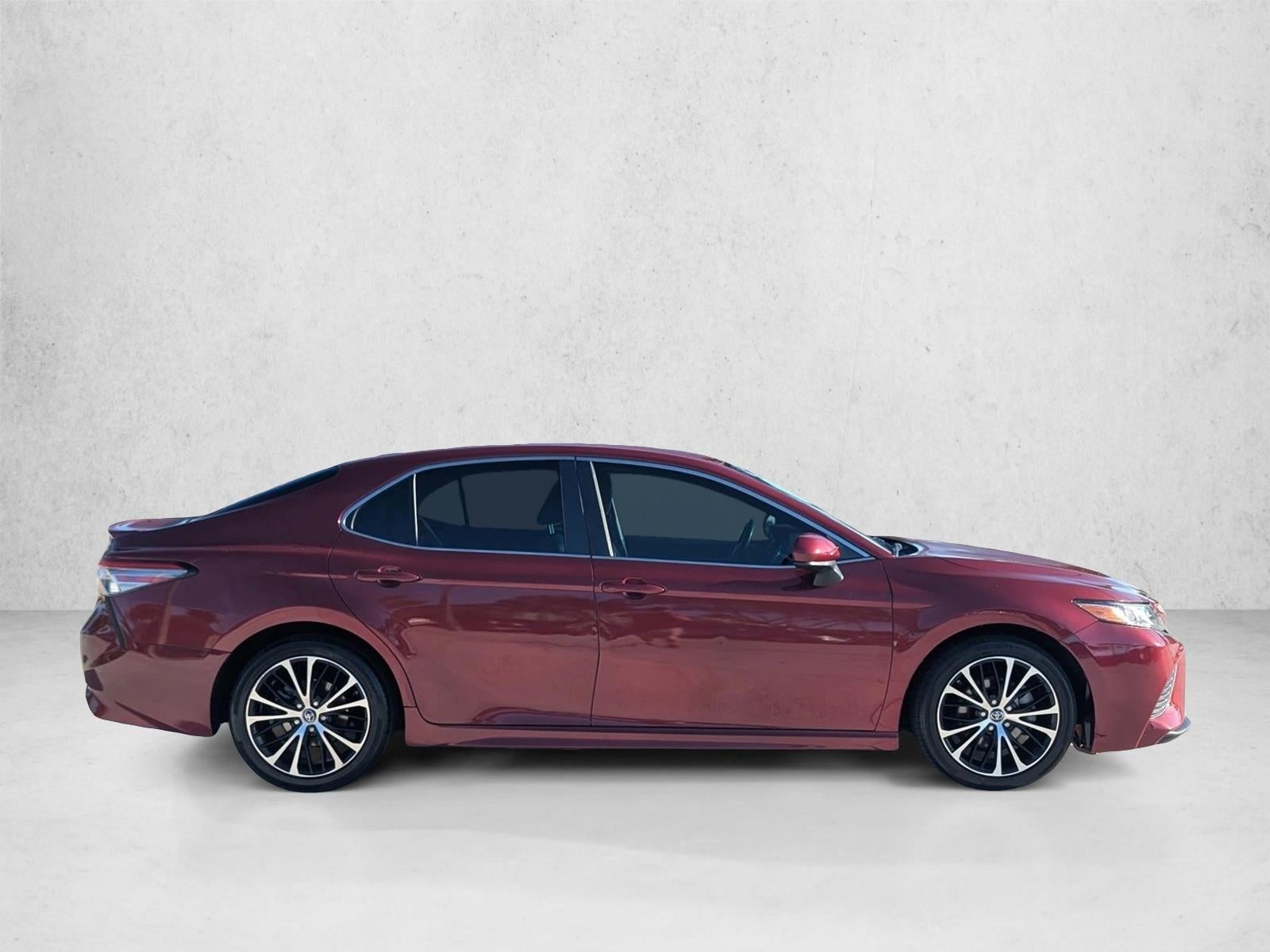 2018 Toyota Camry SE Auto (SE)