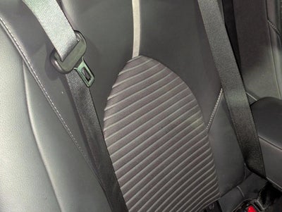 2019 Toyota Camry SE Auto (SE)