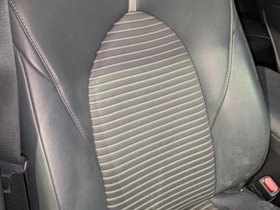 2019 Toyota Camry SE Auto (SE)