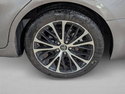 2019 Toyota Camry SE Auto (SE)