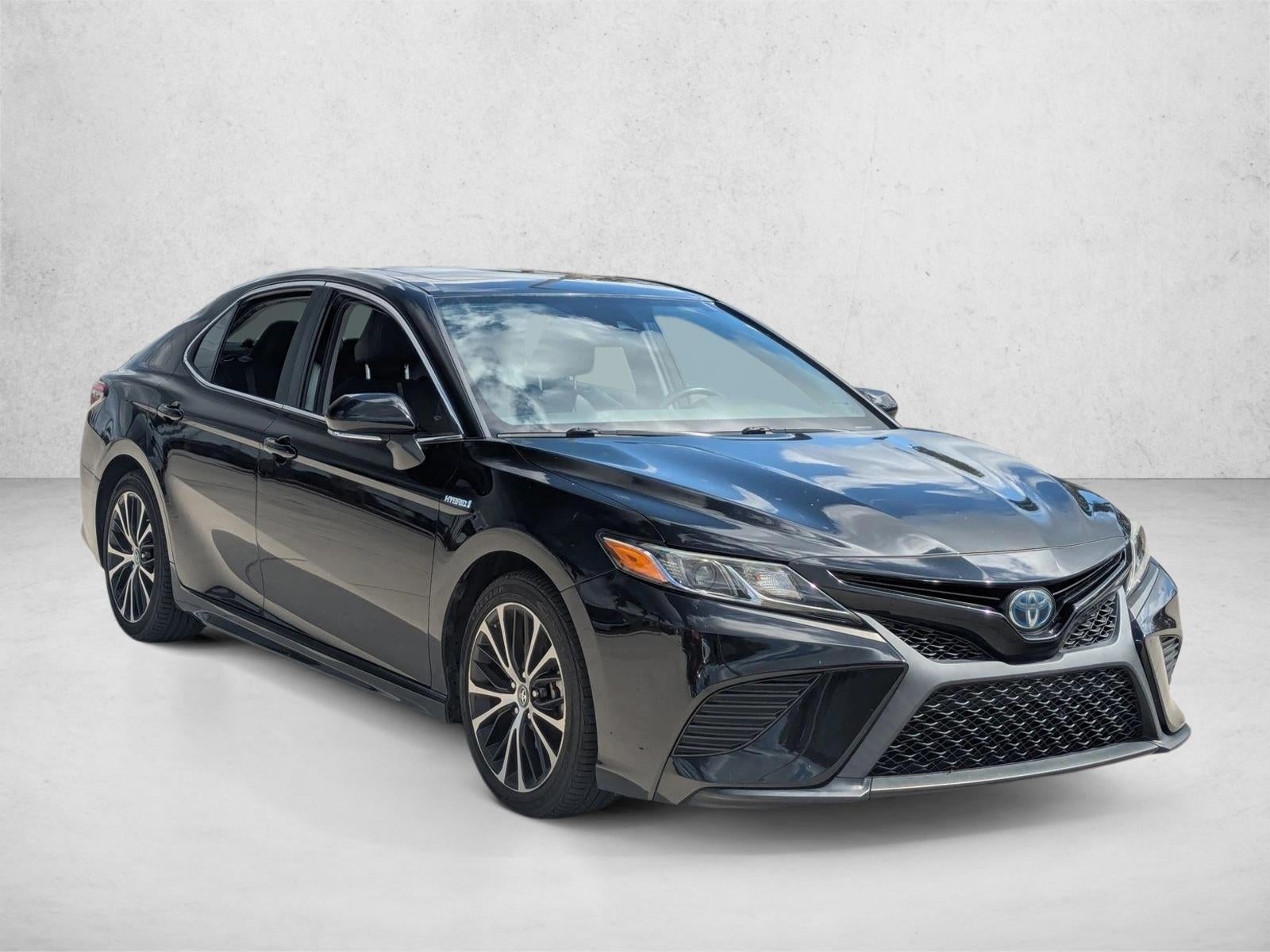 2019 Toyota Camry Hybrid SE CVT (Natl)