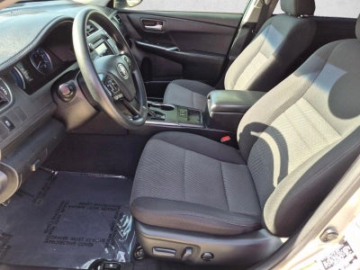 2017 Toyota Camry Hybrid LE CVT (Natl)