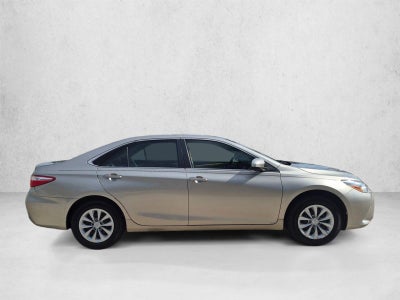 2017 Toyota Camry LE Auto (SE)