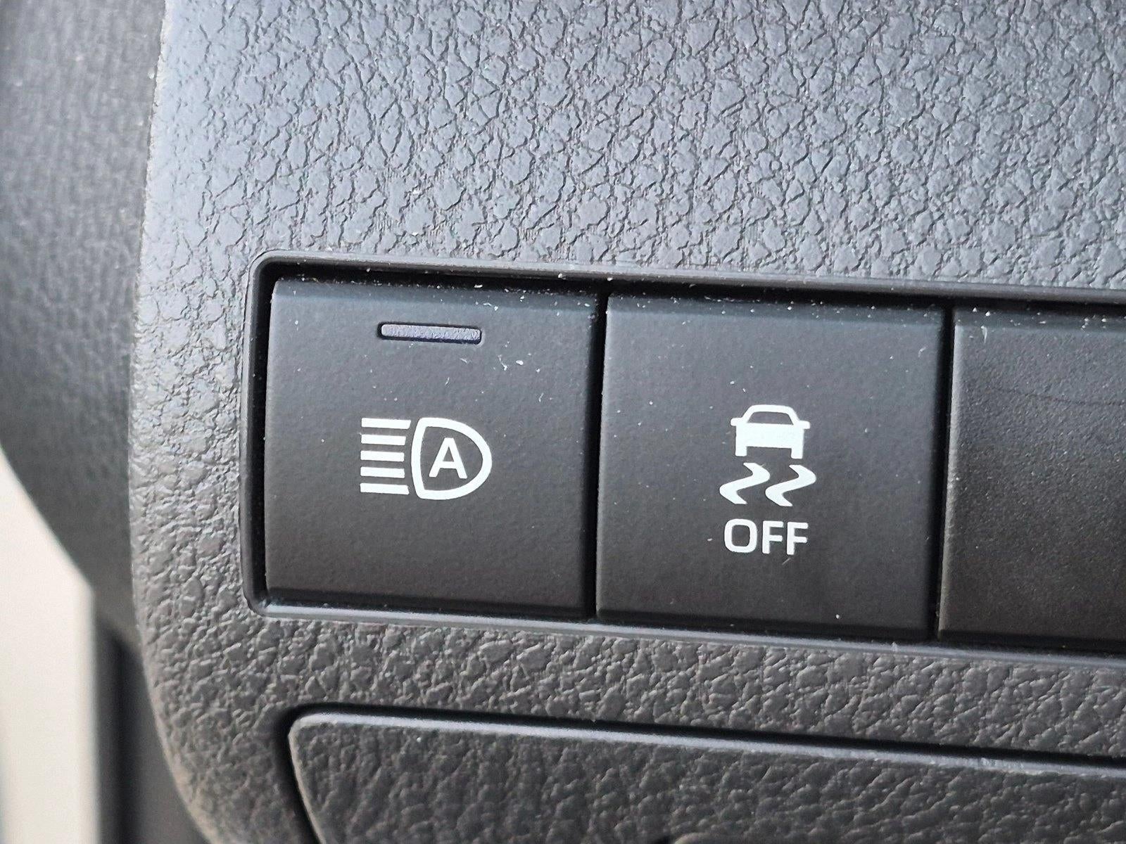 2024 Toyota Camry LE Auto (SE)