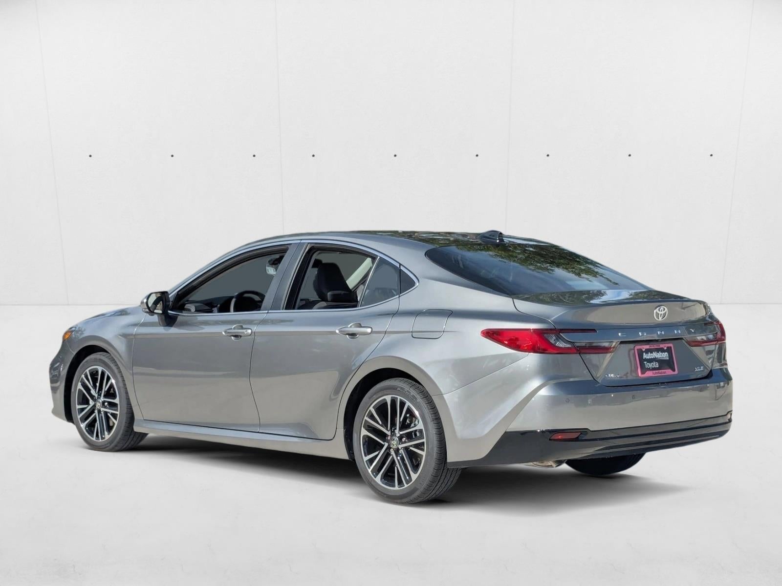 2025 Toyota Camry XLE (SE)