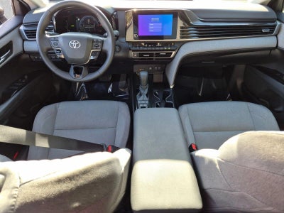 2025 Toyota Camry LE (SE)