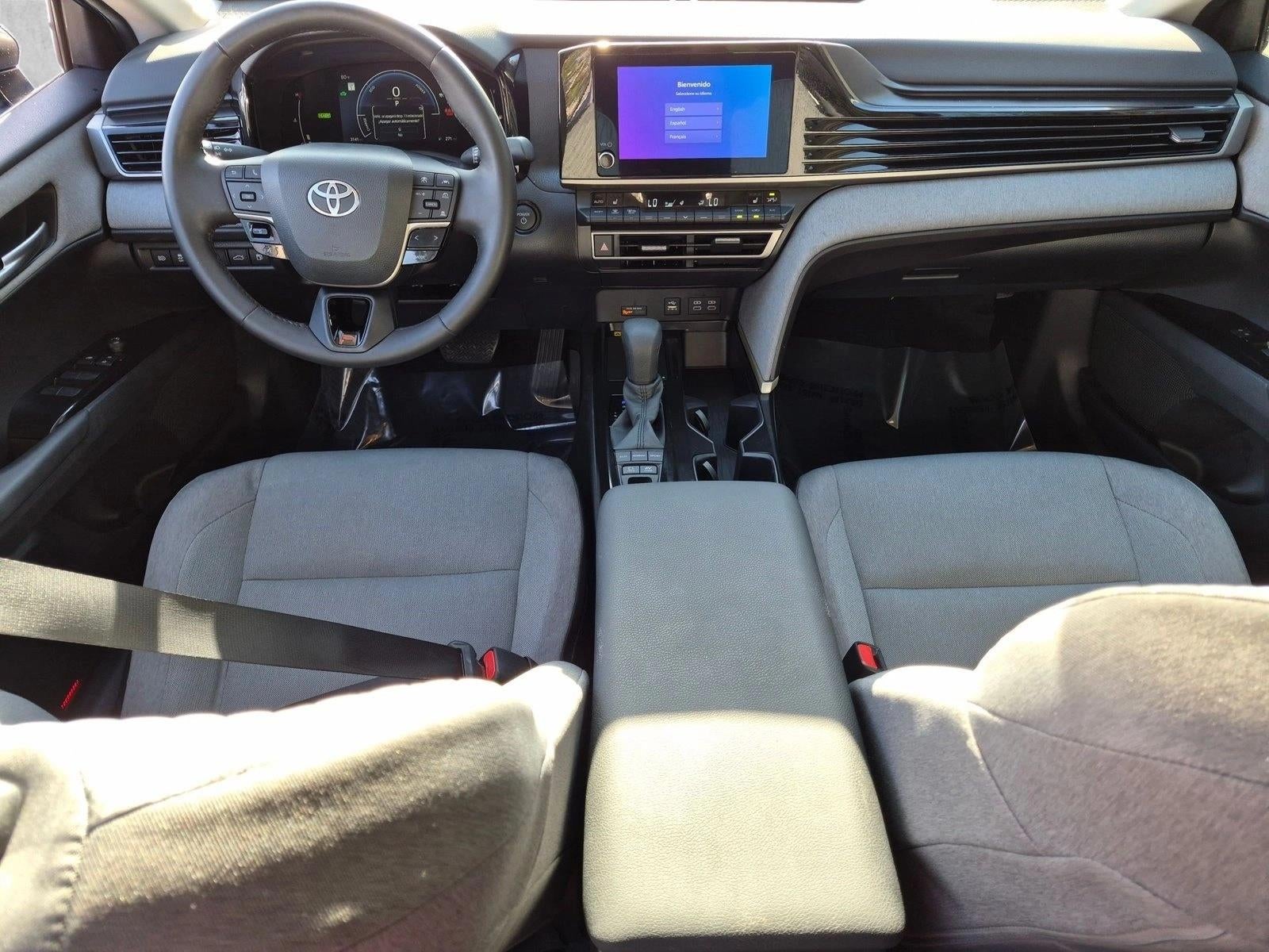 2025 Toyota Camry LE (SE)
