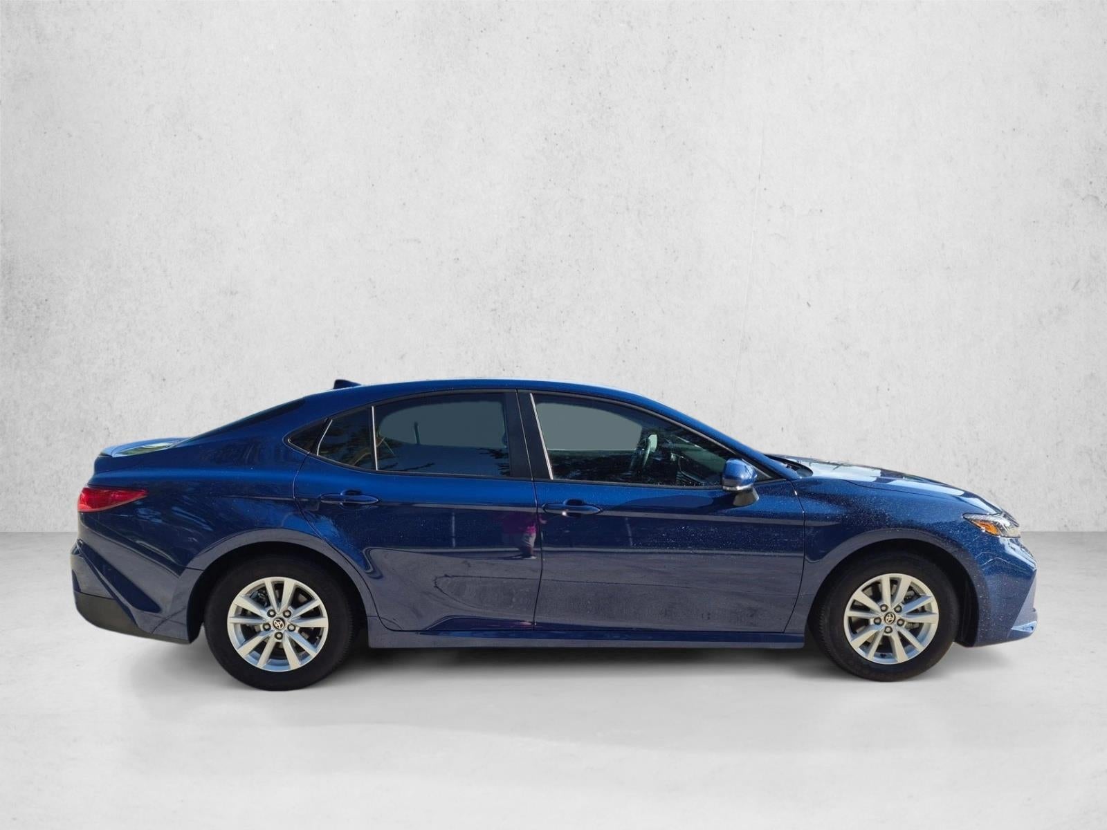 2025 Toyota Camry LE (SE)