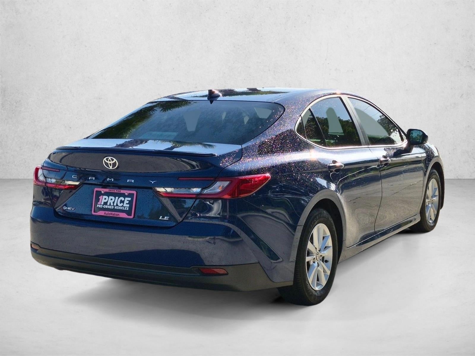 2025 Toyota Camry LE (SE)