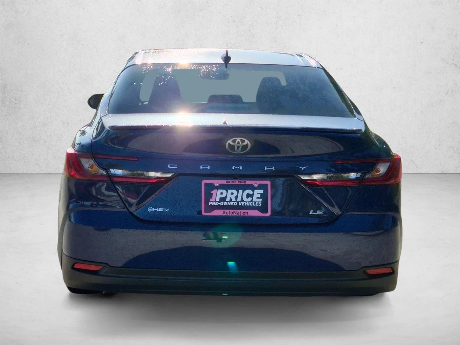 2025 Toyota Camry LE (SE)