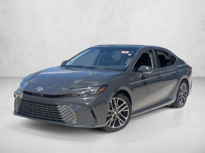 2025 Toyota Camry XLE (SE)