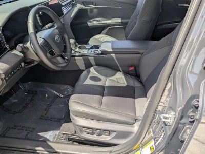 2025 Toyota Camry XLE (SE)