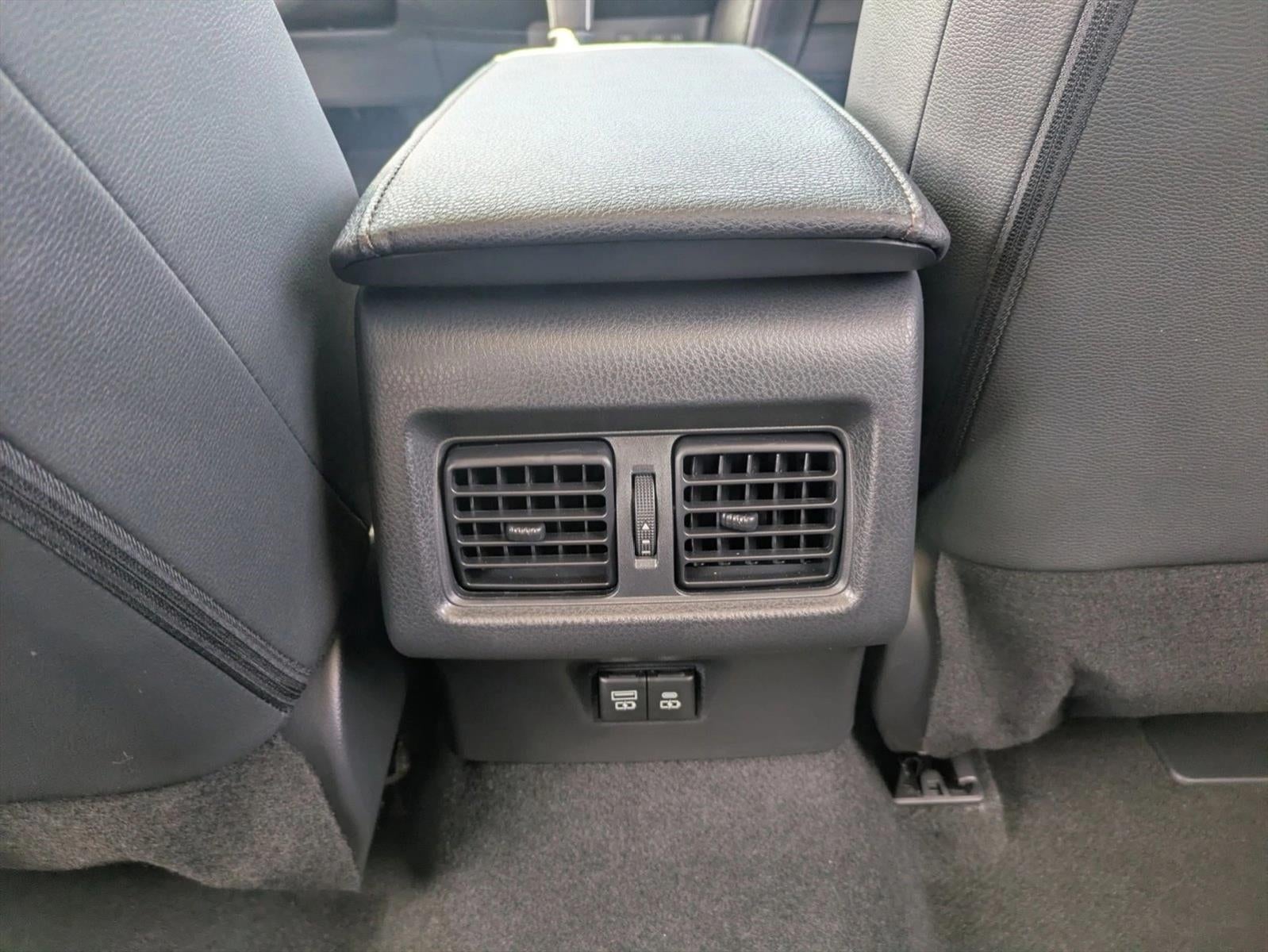 2025 Toyota Camry XLE (SE)