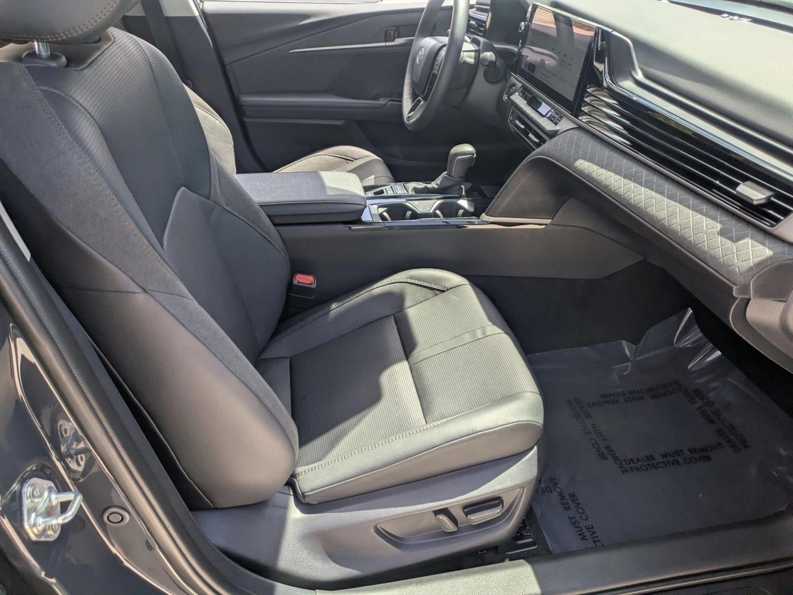 2025 Toyota Camry XLE (SE)