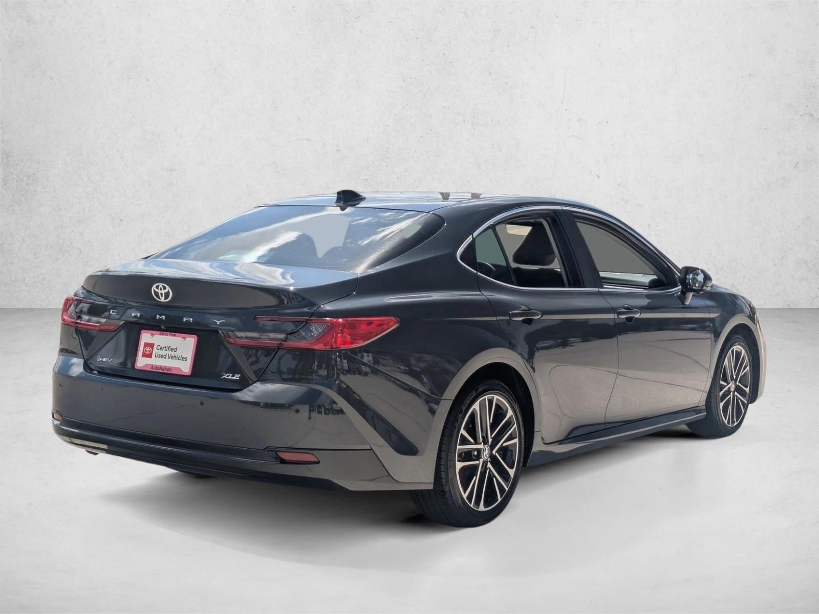 2025 Toyota Camry XLE (SE)