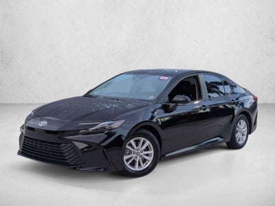 2025 Toyota Camry LE (SE)