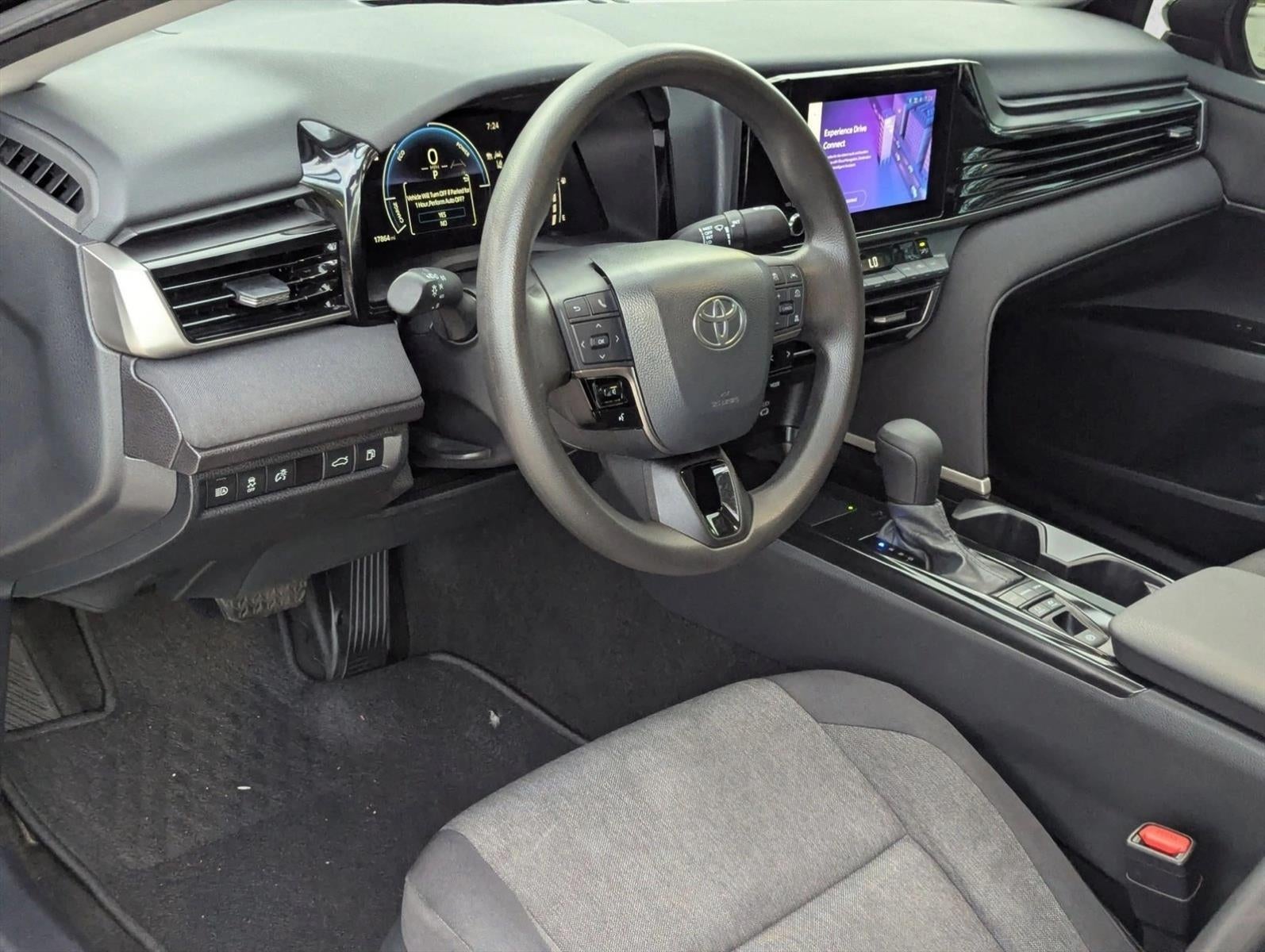 2025 Toyota Camry LE (SE)