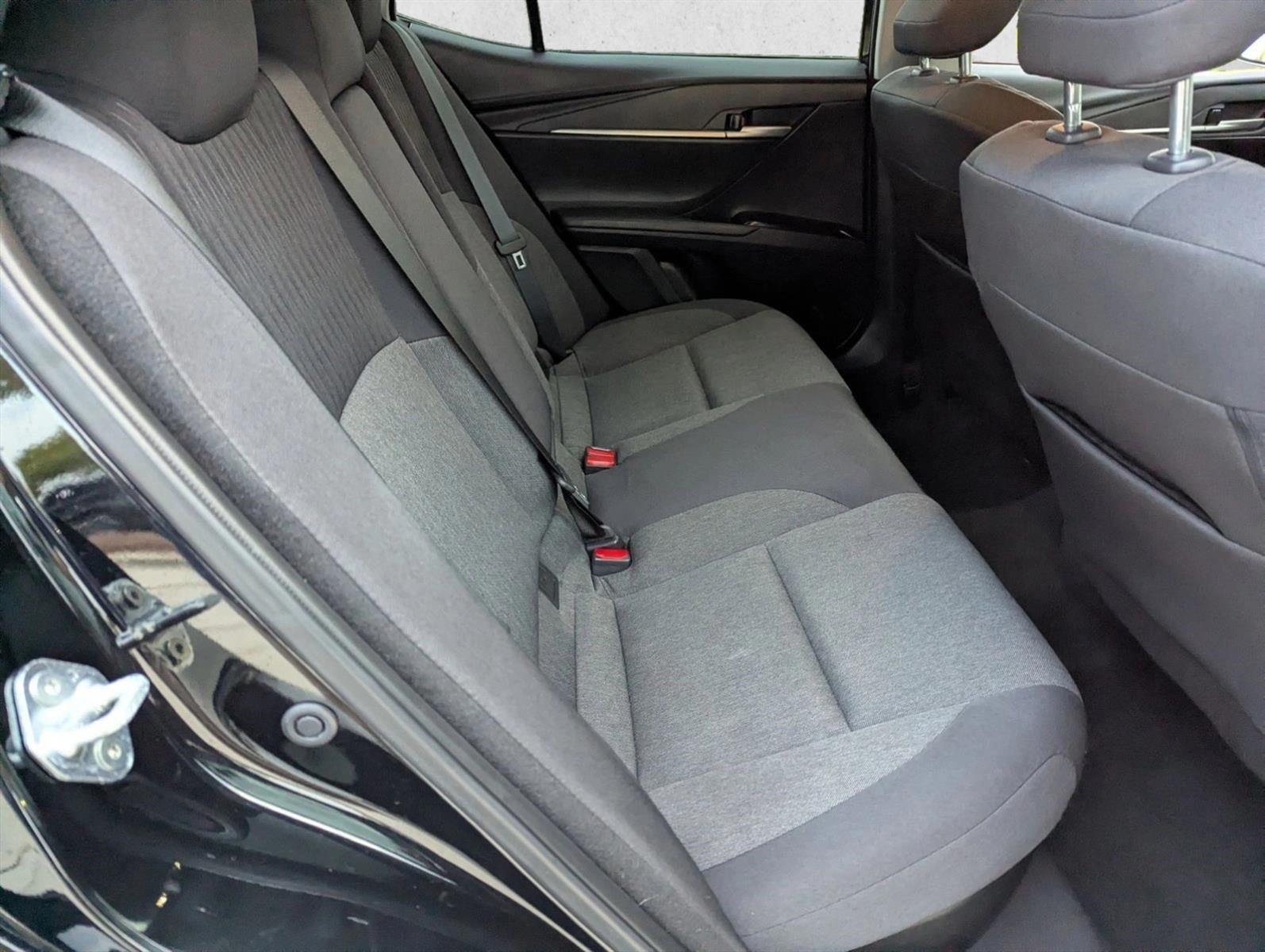 2025 Toyota Camry LE (SE)