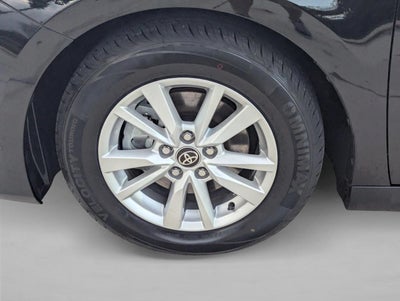 2025 Toyota Camry LE (SE)