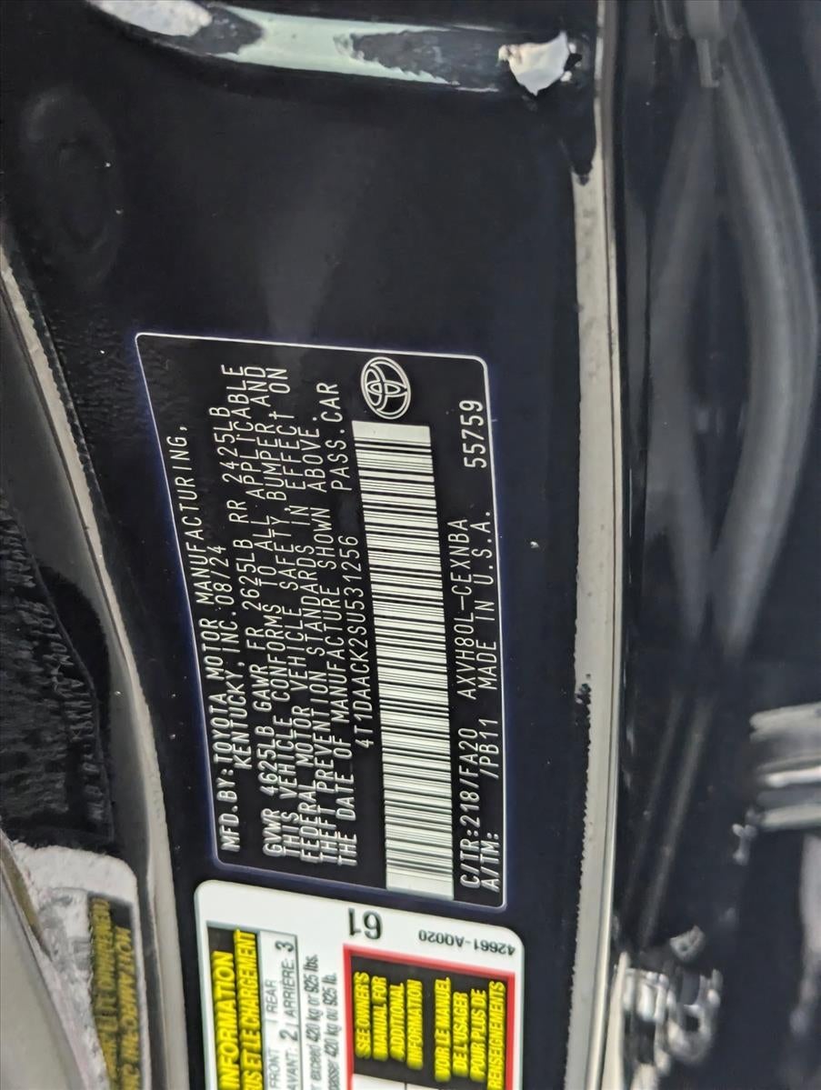 2025 Toyota Camry LE (SE)