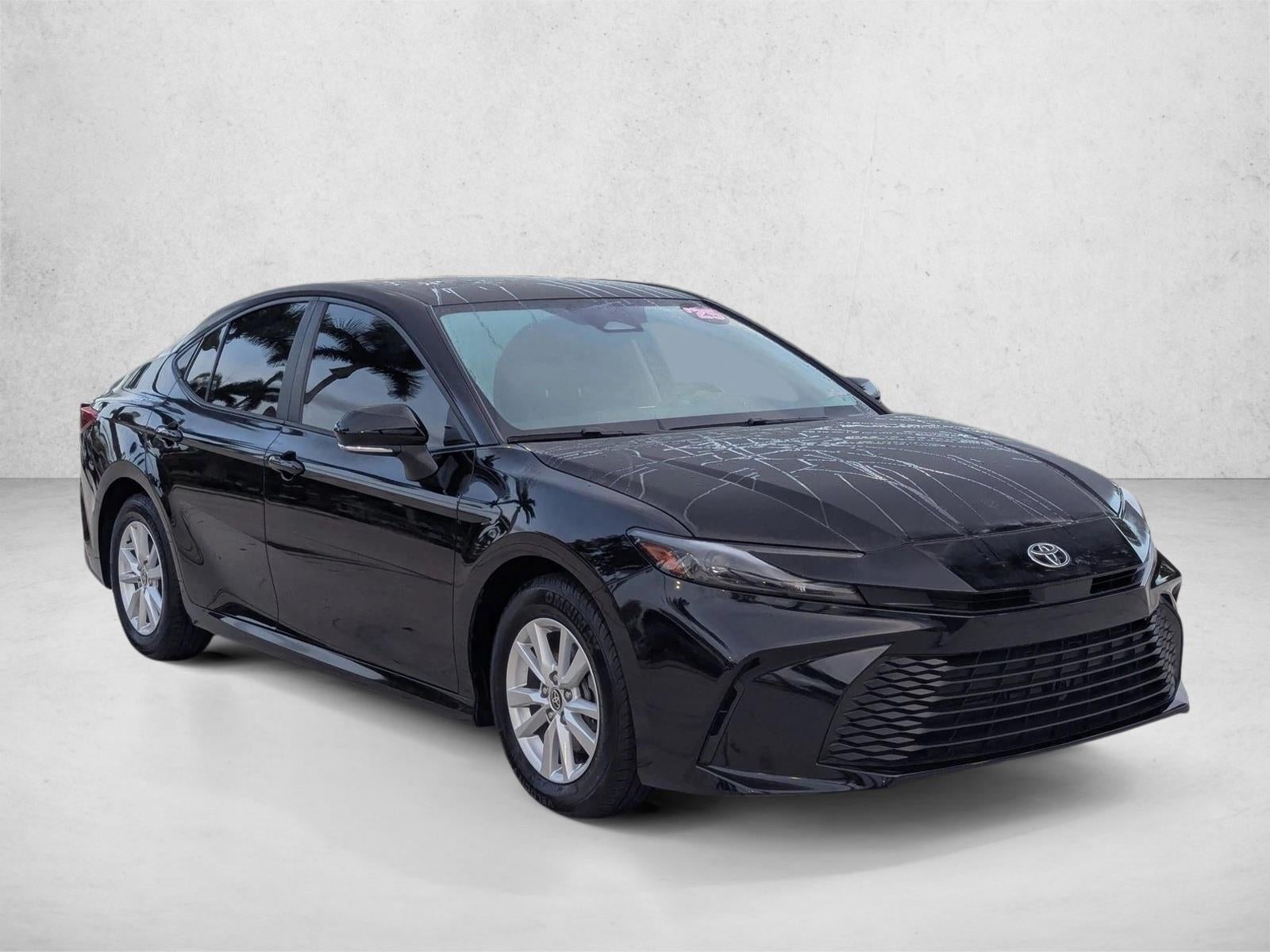 2025 Toyota Camry LE (SE)